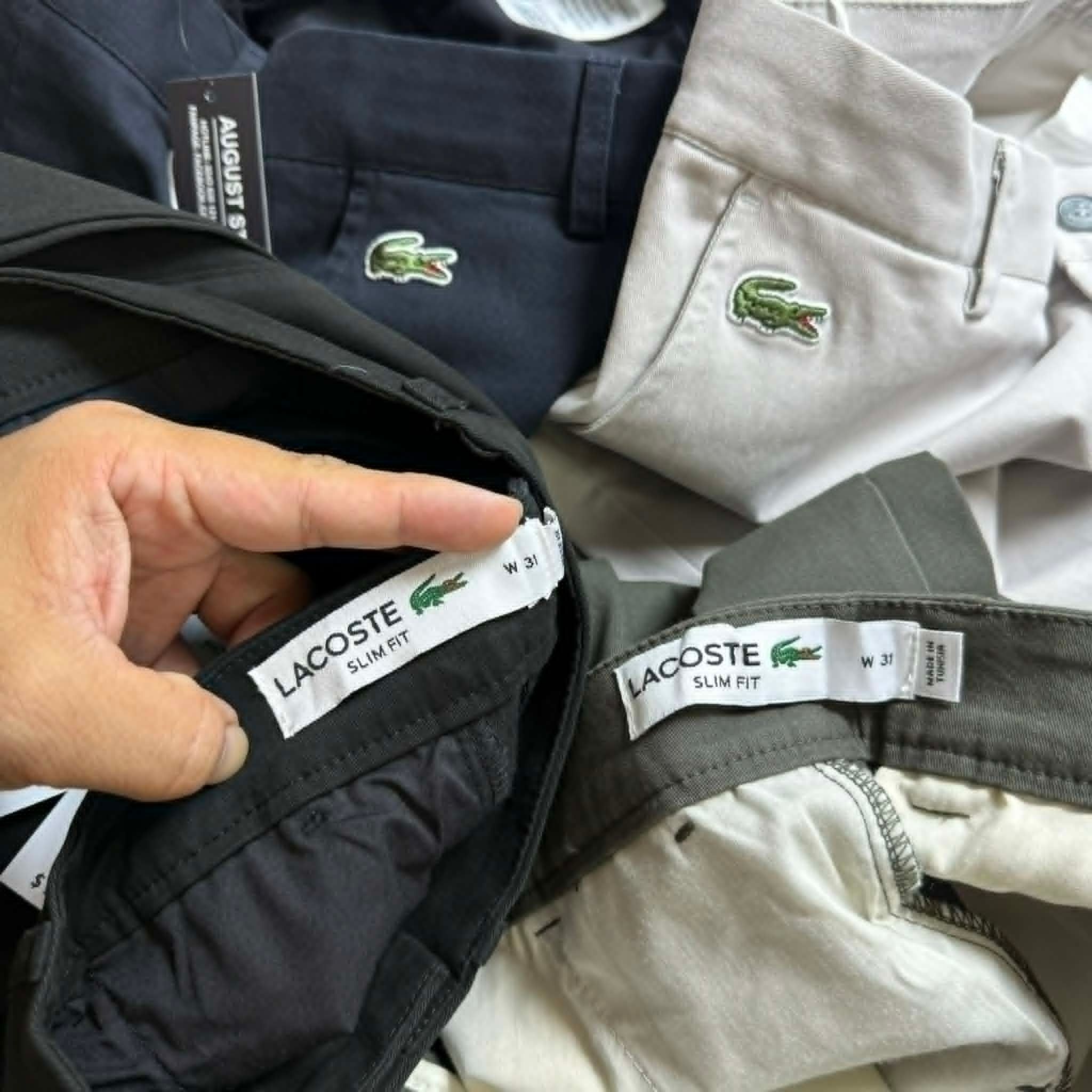 QUẦN CHINO KAKI LA.COSTE SLIM TÚI THÊU CHỮ 4834