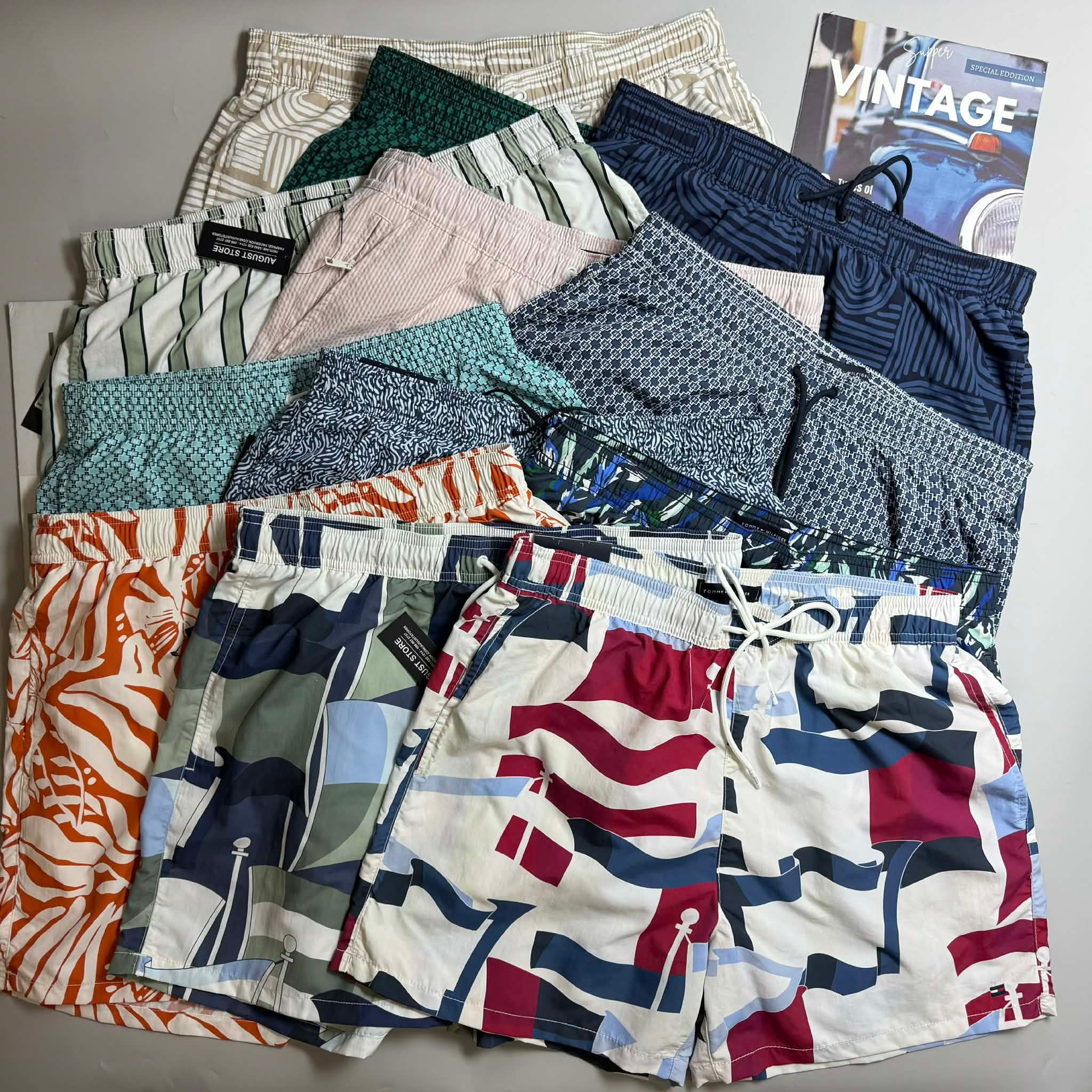 QUẦN BƠI TOMMY HỌA TIẾT LOGO 5667