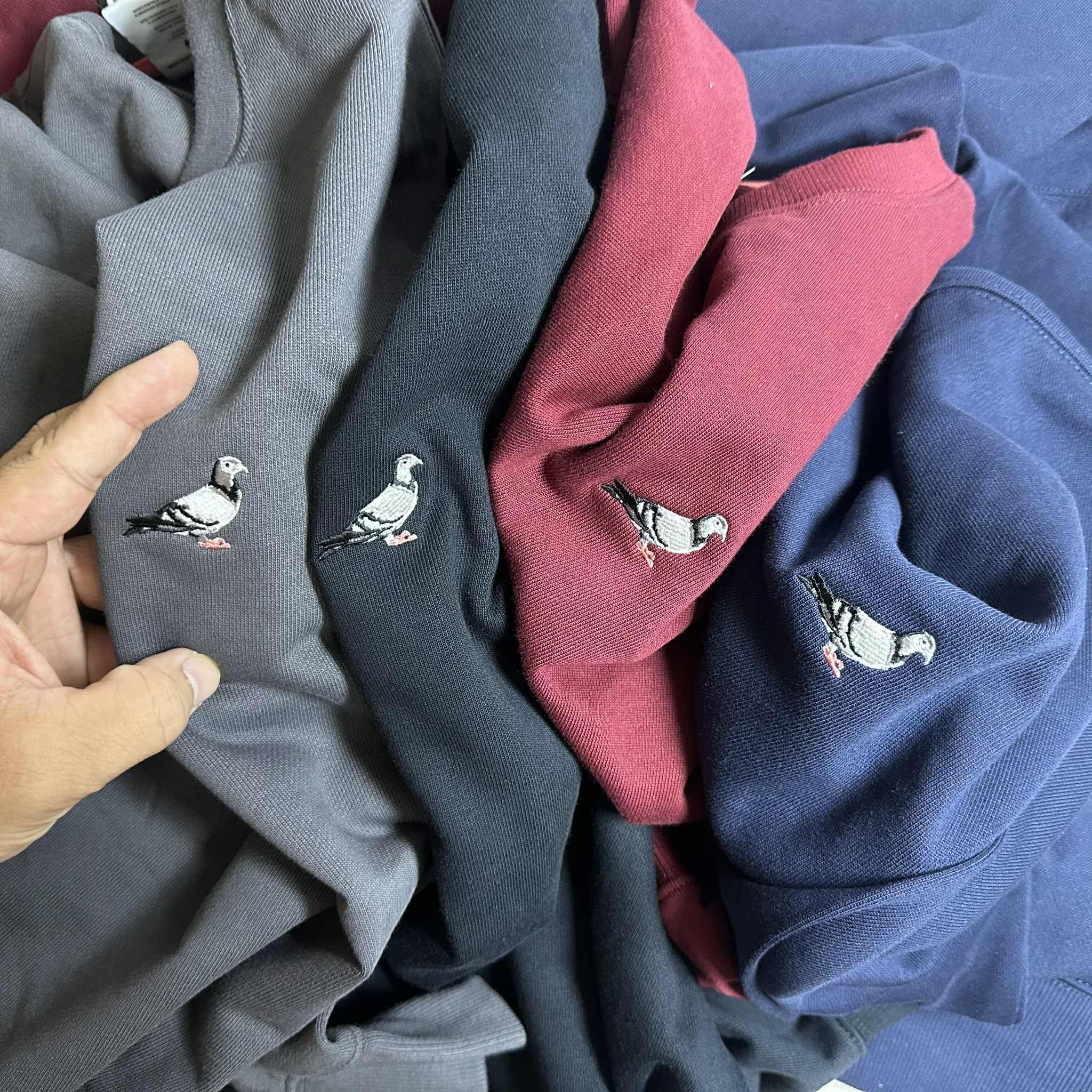 ÁO NỈ STAP.LE LOGO CHIM BỒ CÂU THÊU NGỰC 6953