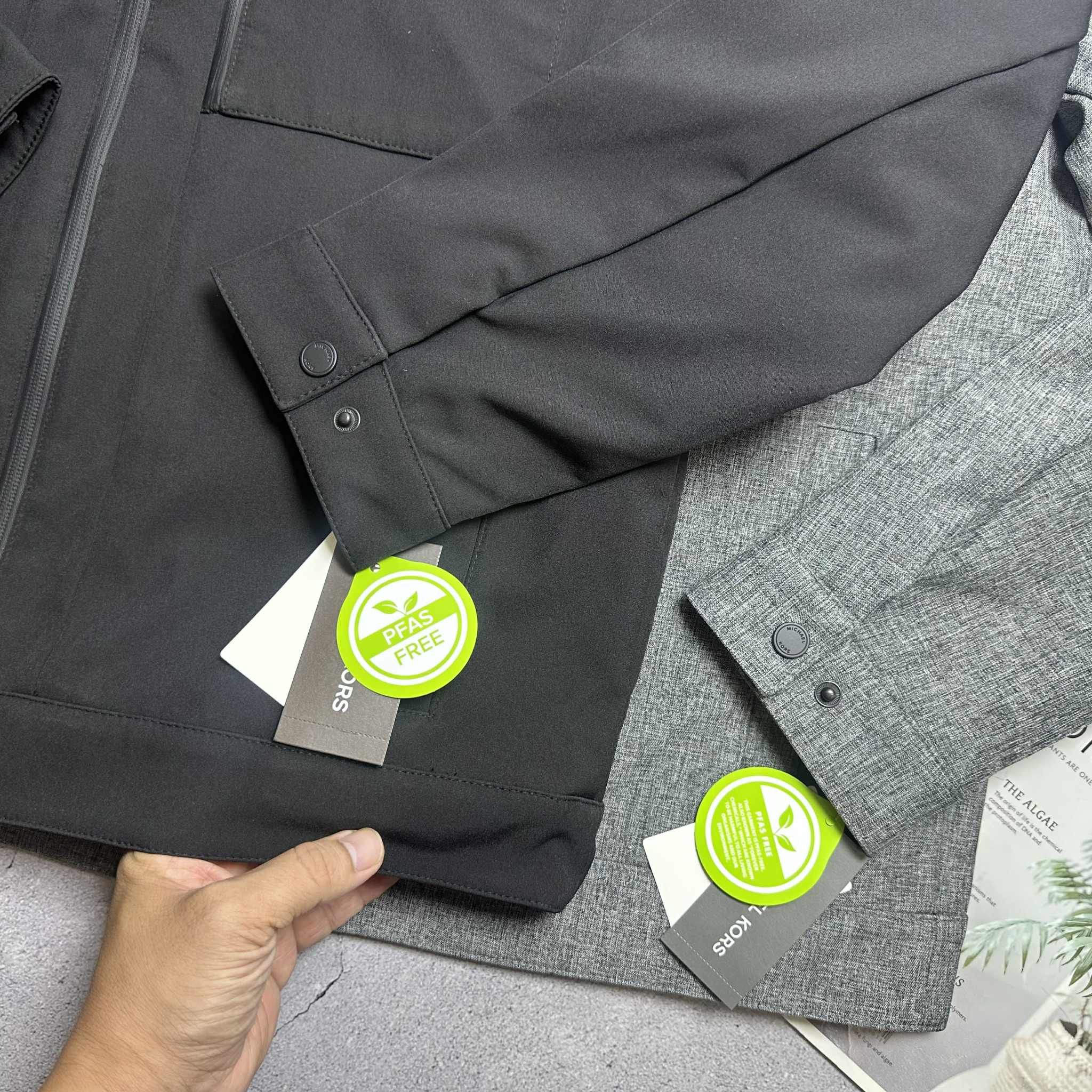 AK TÚI NGỰC M.KORS KHÓA ZIP VẢI CHỐNG NƯỚC 8016