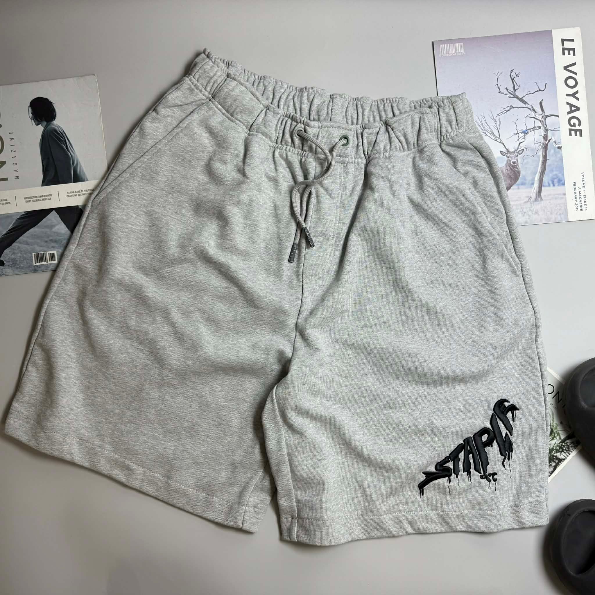 SHORT NỈ STAPLE CHỮ THÊU 5595