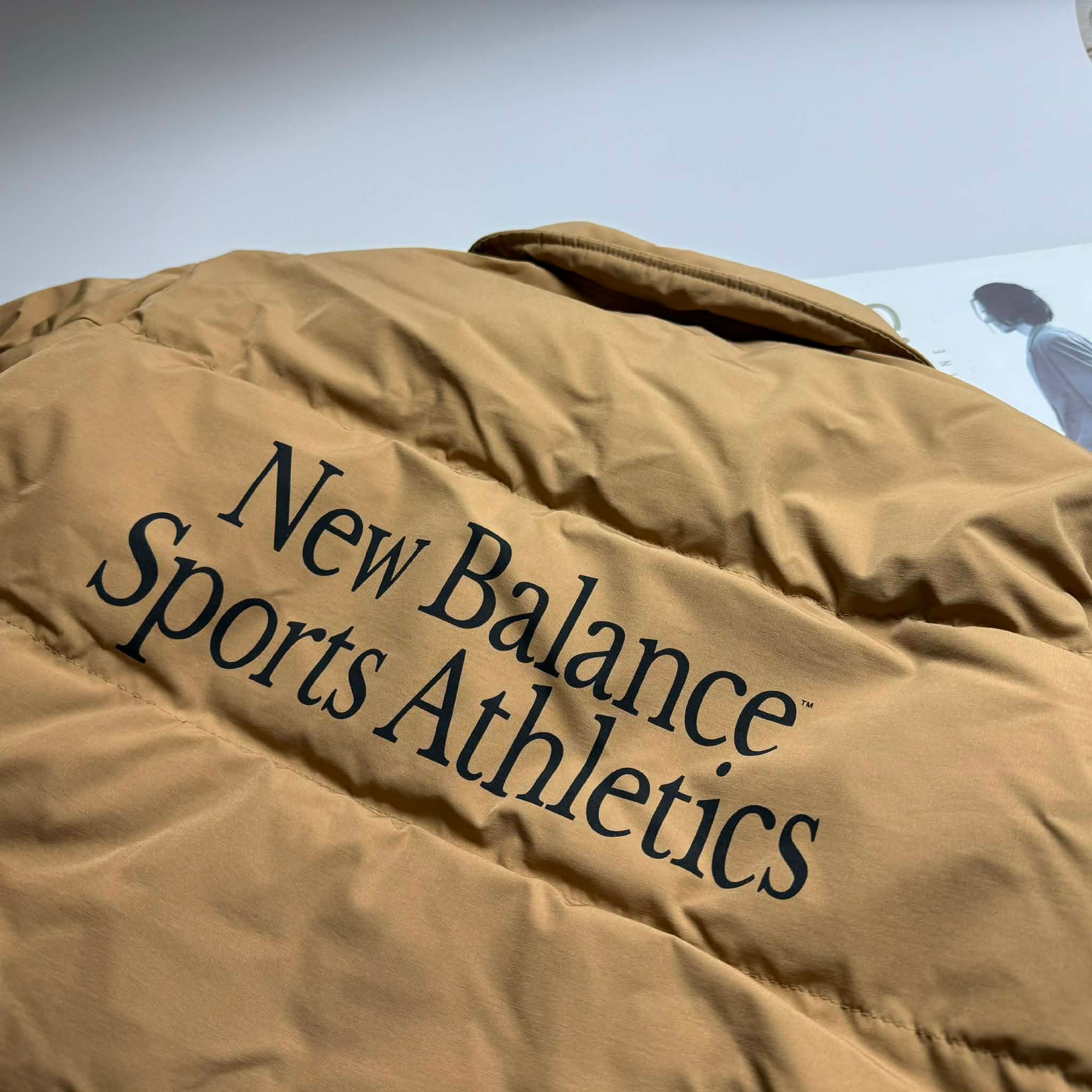 AK LÔNG VŨ CỔ BẺ NEW.BALANCE 6940