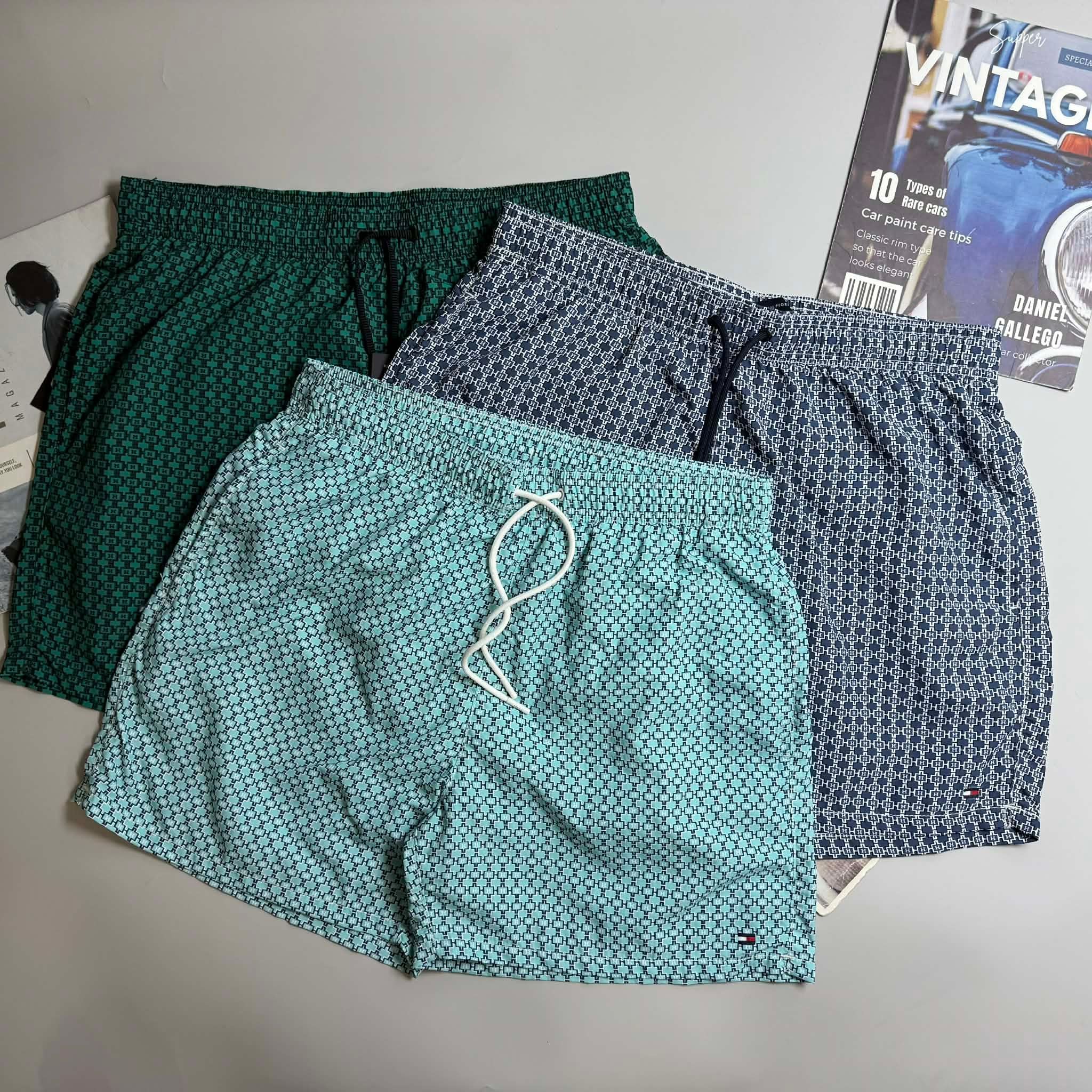 QUẦN BƠI TOMMY HỌA TIẾT LOGO 5667