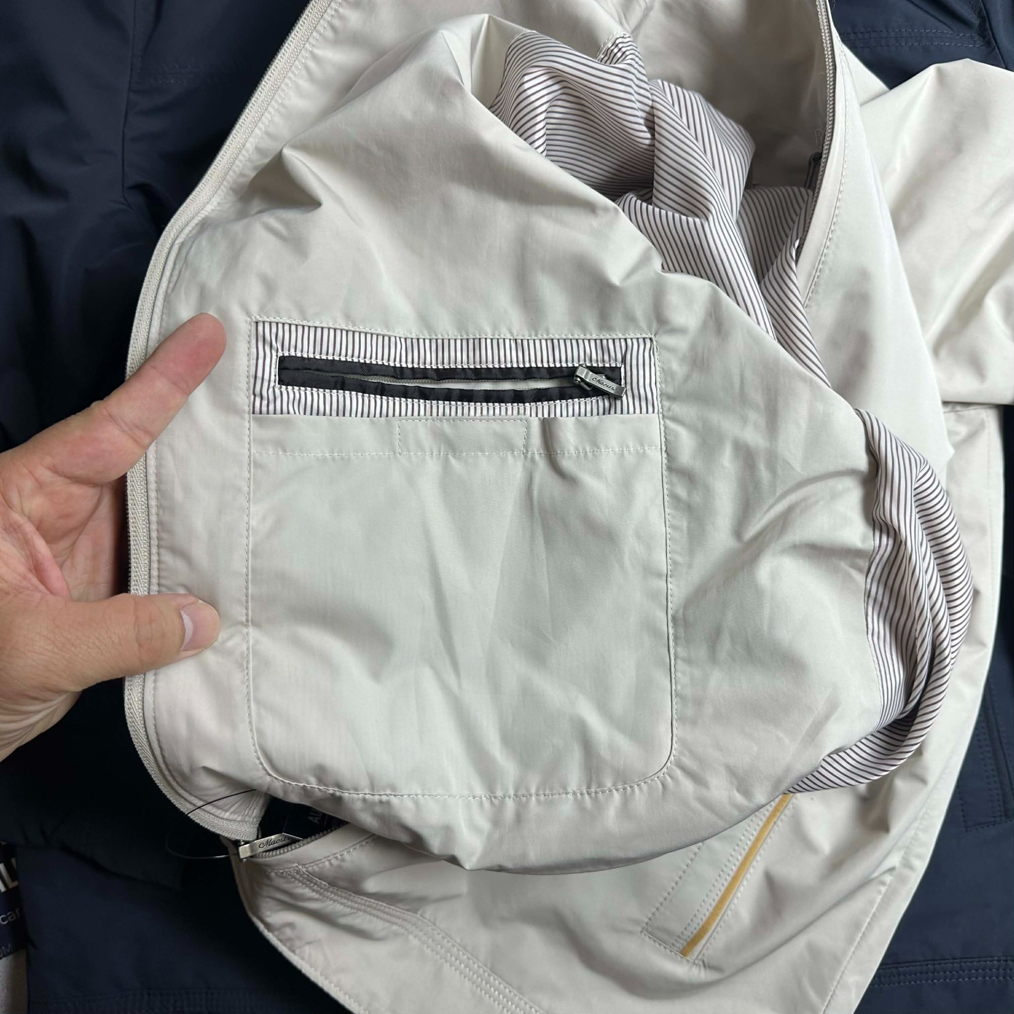 AK GIÓ VIỀN CỔ & TÚI MAES.TRO 1827