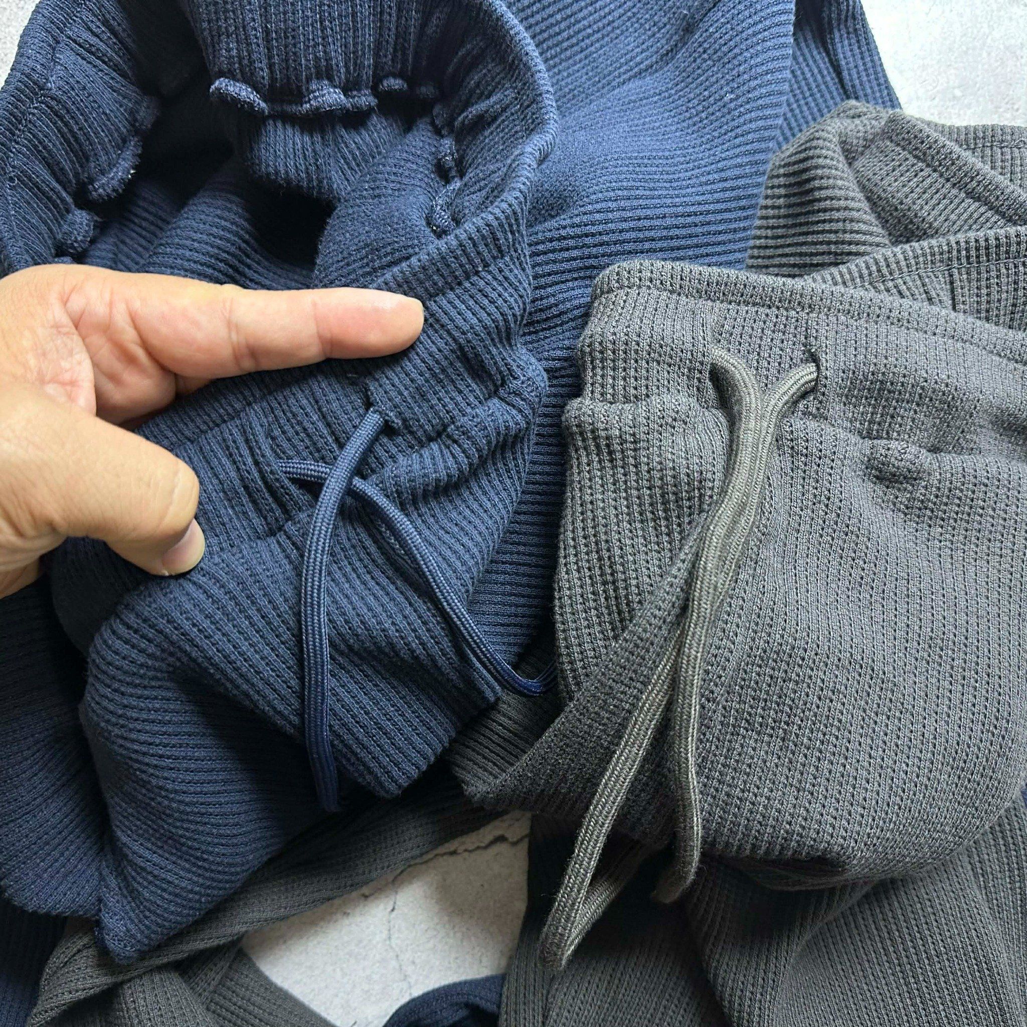 QUẦN NỈ SUÔNG GU.ESS VẢI DỆT LỖ 7928