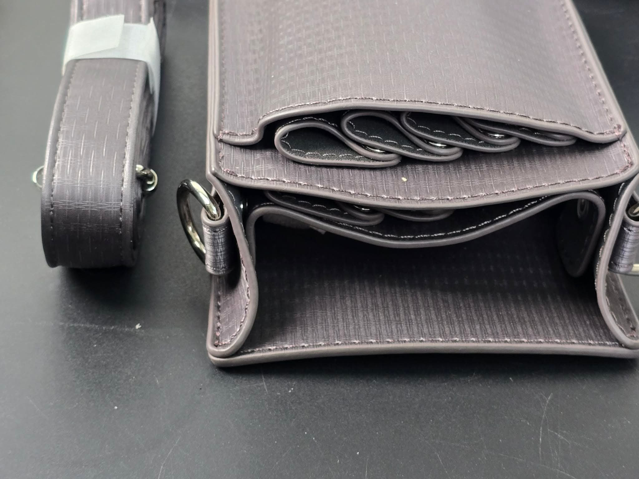  Bao kéo đeo chéo chất liệu da LX8 