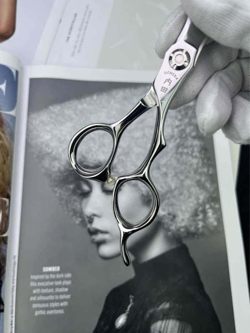  Uchida - Kéo cắt mã WC 