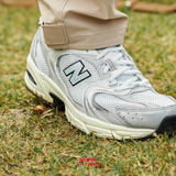 Giày New Balance 530 White Black MR530TA Sneaker Sport Giày Thể Thao Unisex ABZORB Cushioning Thoải Mái Tối Ưu