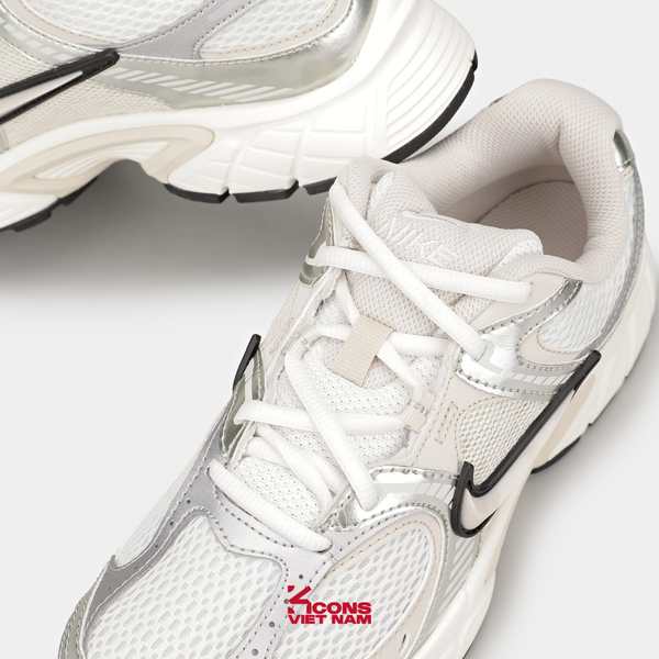 Giày V5 RNR Running Shoes HQ7901-104 Summit White Light Orewood Brown Sail Black