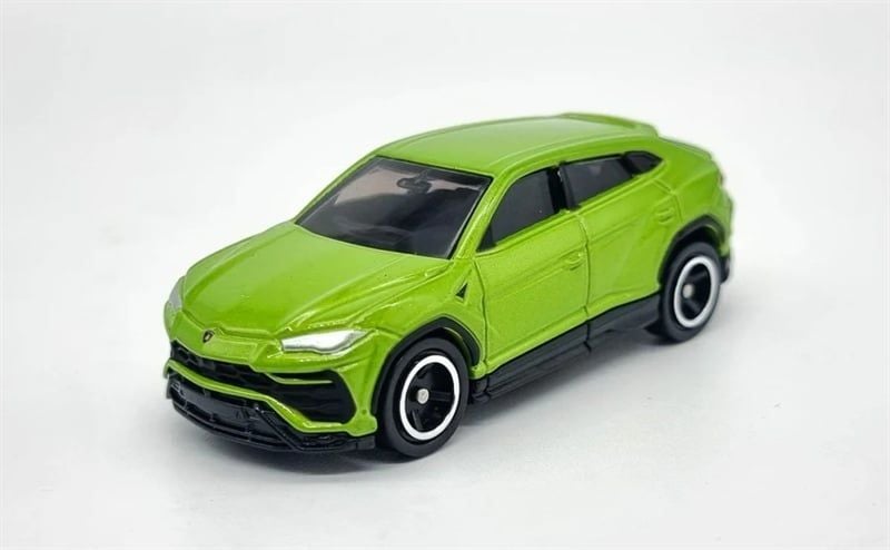  Mô hình xe Asia 150 Lamborghini Urus - 24 tỉ lệ 1:64 Tomica 944126 