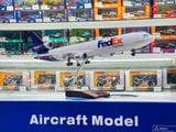  Mô hình máy bay vận chuyển Fedex MD-11 có bánh xe kích thước 47cm no led MB47117 