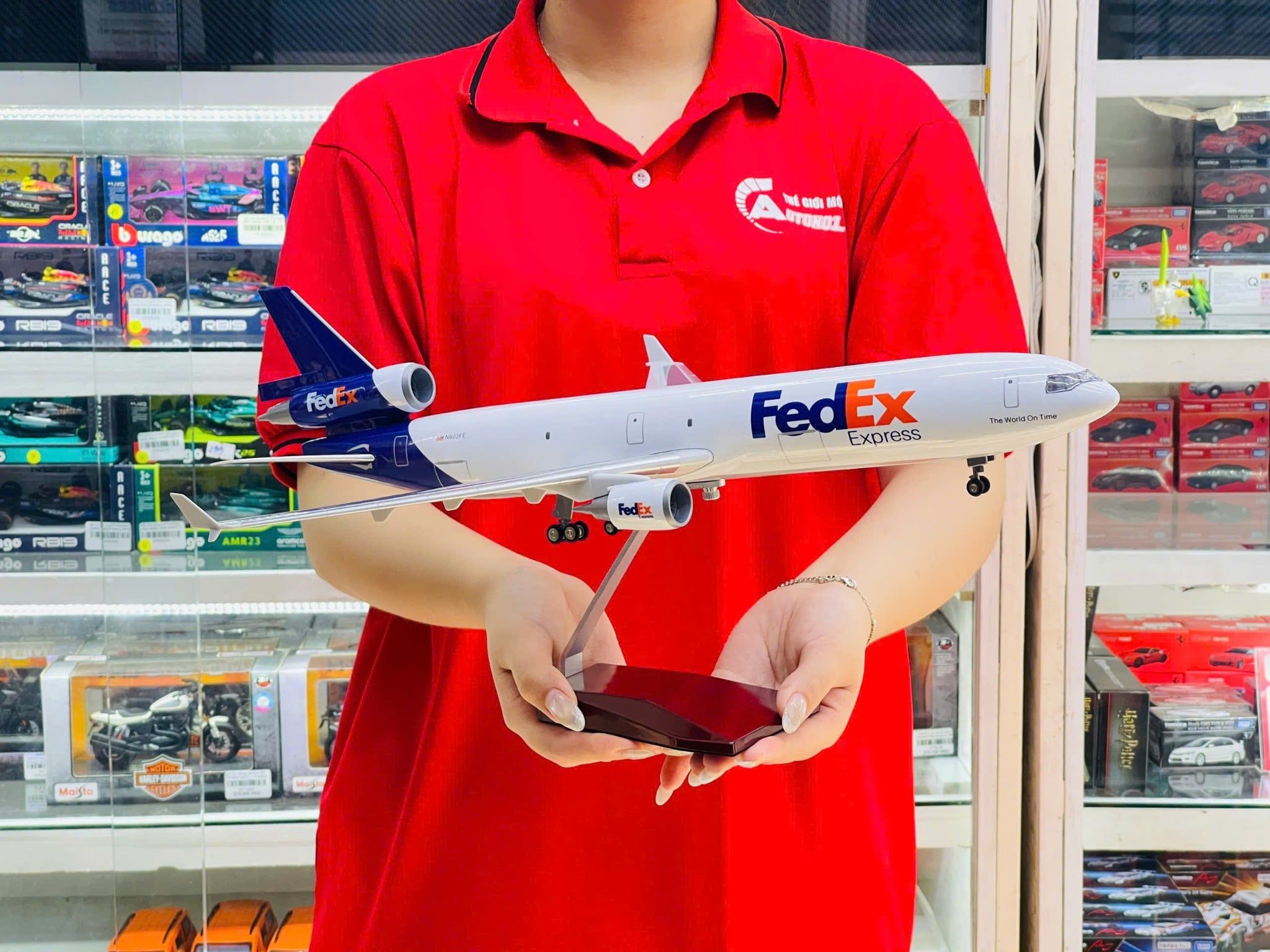  Mô hình máy bay vận chuyển Fedex MD-11 có bánh xe kích thước 47cm no led MB47117 