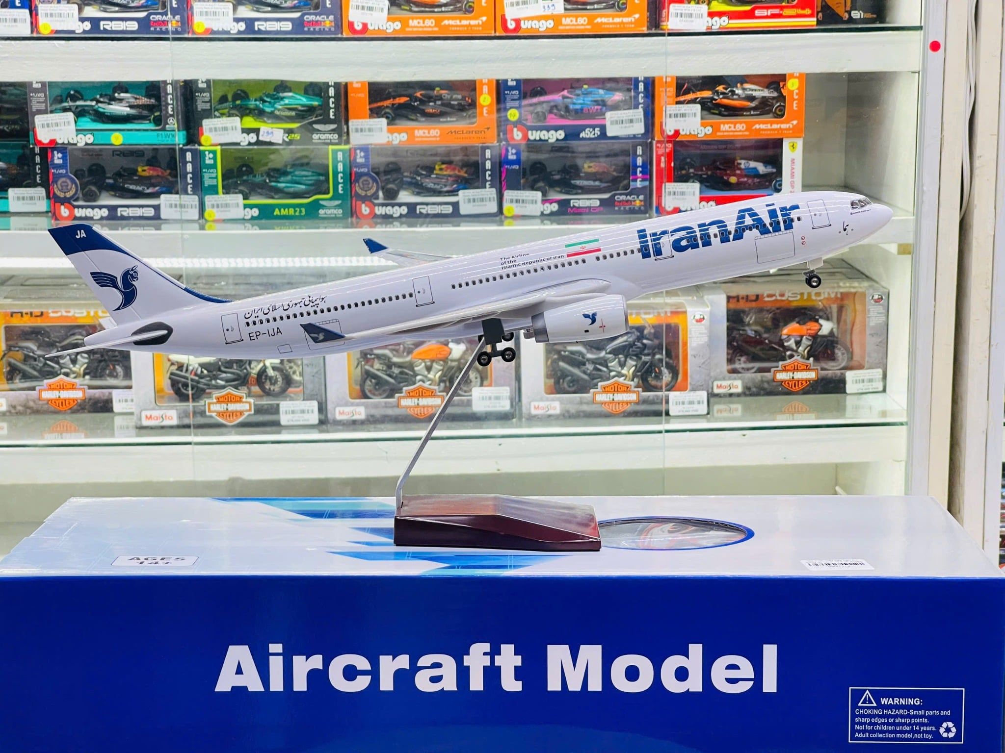  Mô hình máy bay Iran Air A330 có bánh xe kích thước 47cm no led MB47113 