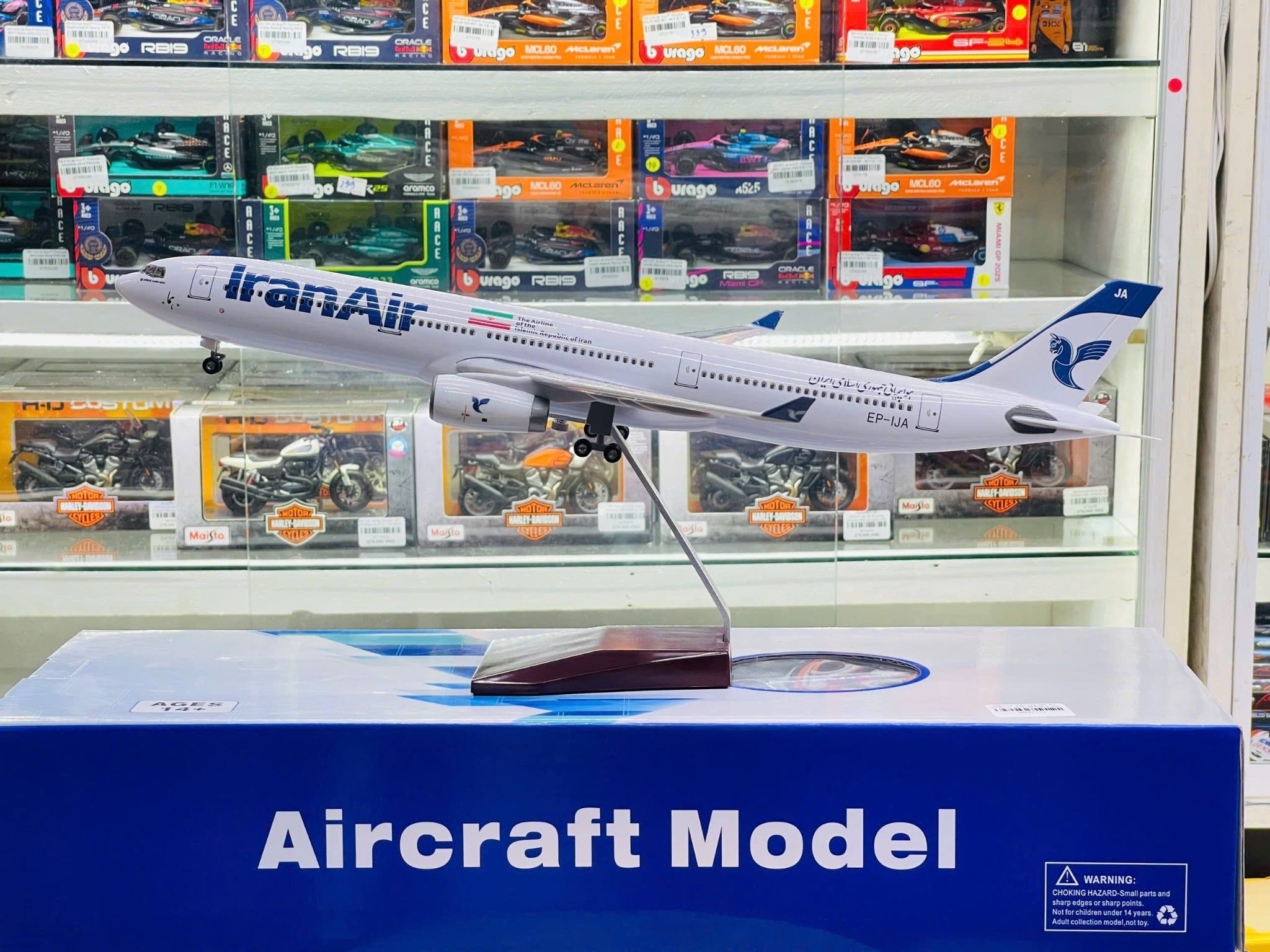  Mô hình máy bay Iran Air A330 có bánh xe kích thước 47cm no led MB47113 