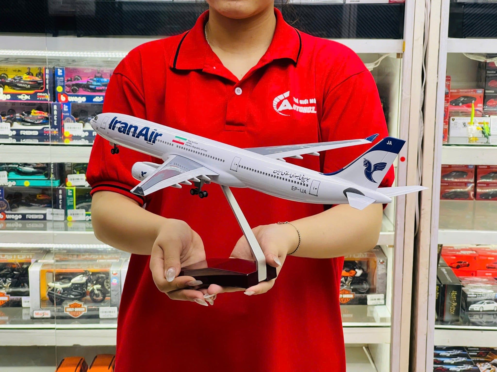  Mô hình máy bay Iran Air A330 có bánh xe kích thước 47cm no led MB47113 