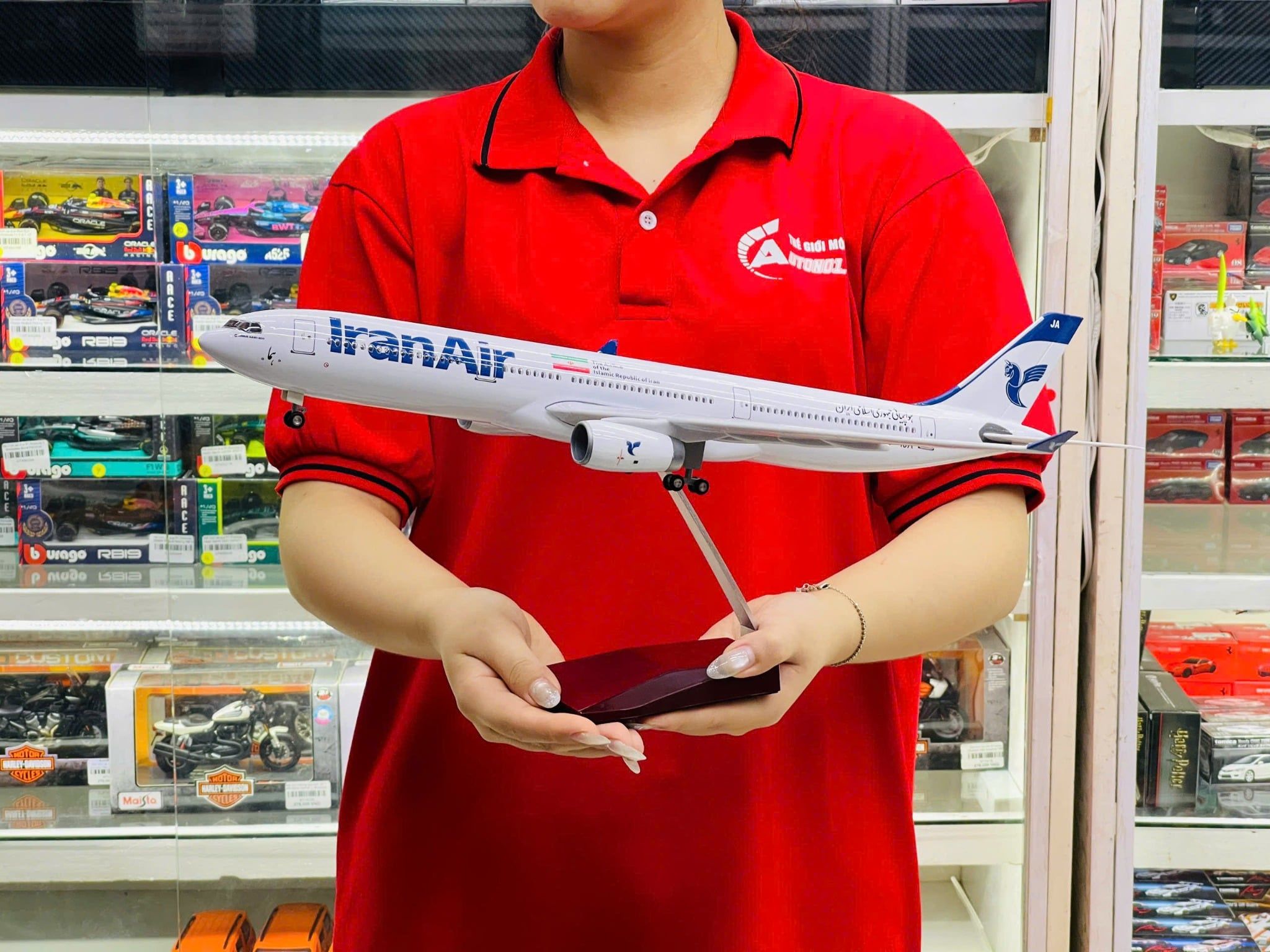 Mô hình máy bay Iran Air A330 có bánh xe kích thước 47cm no led MB47113 