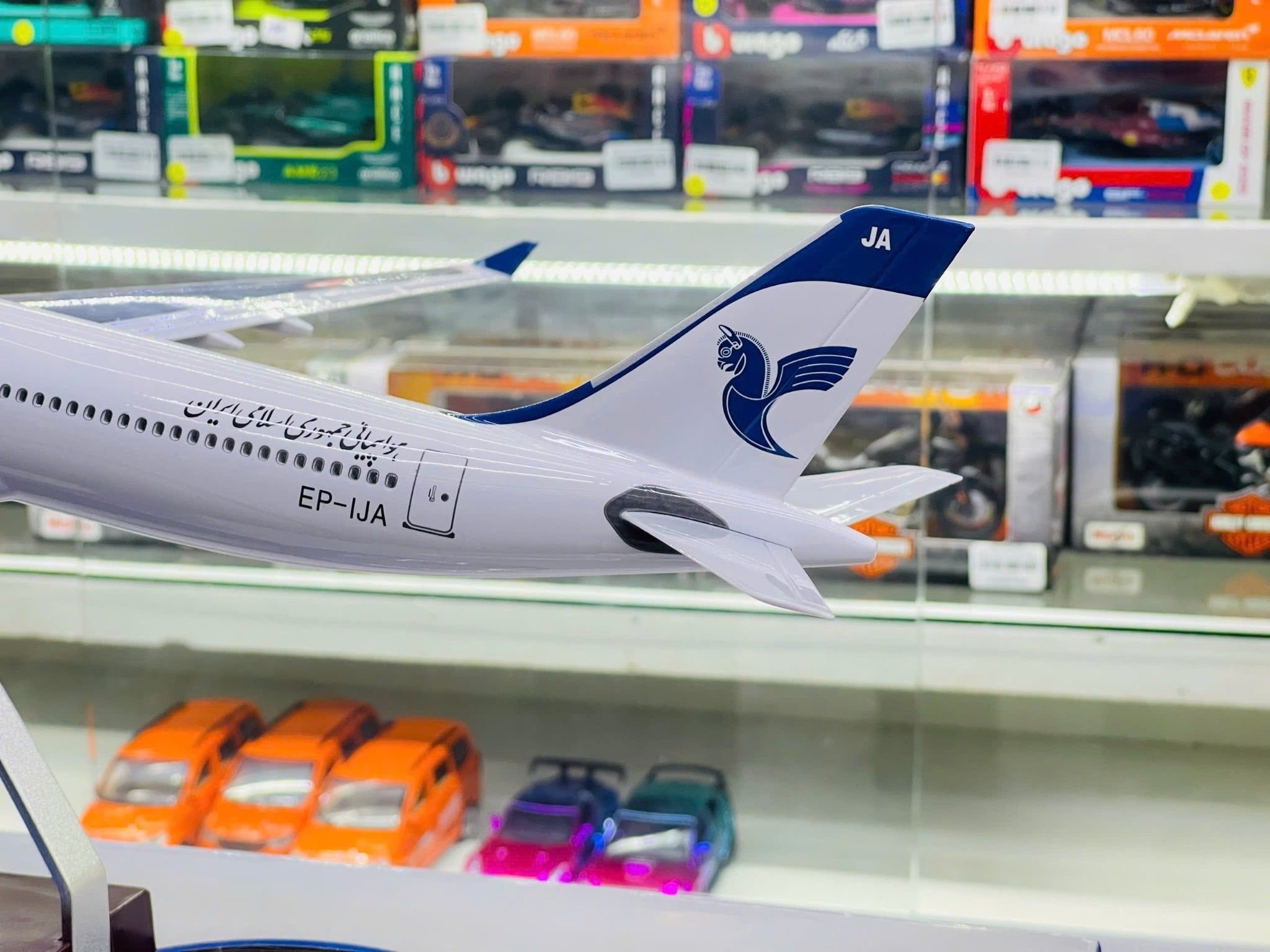  Mô hình máy bay Iran Air A330 có bánh xe kích thước 47cm no led MB47113 