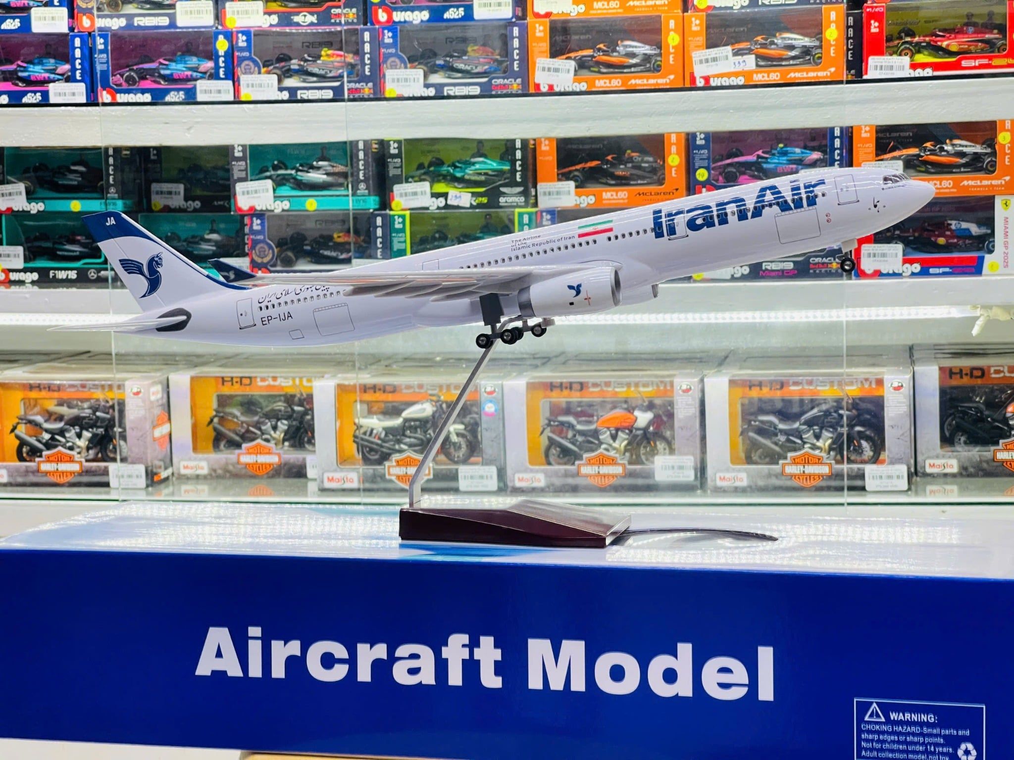  Mô hình máy bay Iran Air A330 có bánh xe kích thước 47cm no led MB47113 