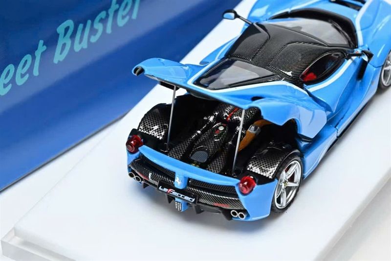  Mô hình xe Ferrari F150 Aperta Cavallino Baby Blue tỉ lệ 1:64 Street Buster OT64750 