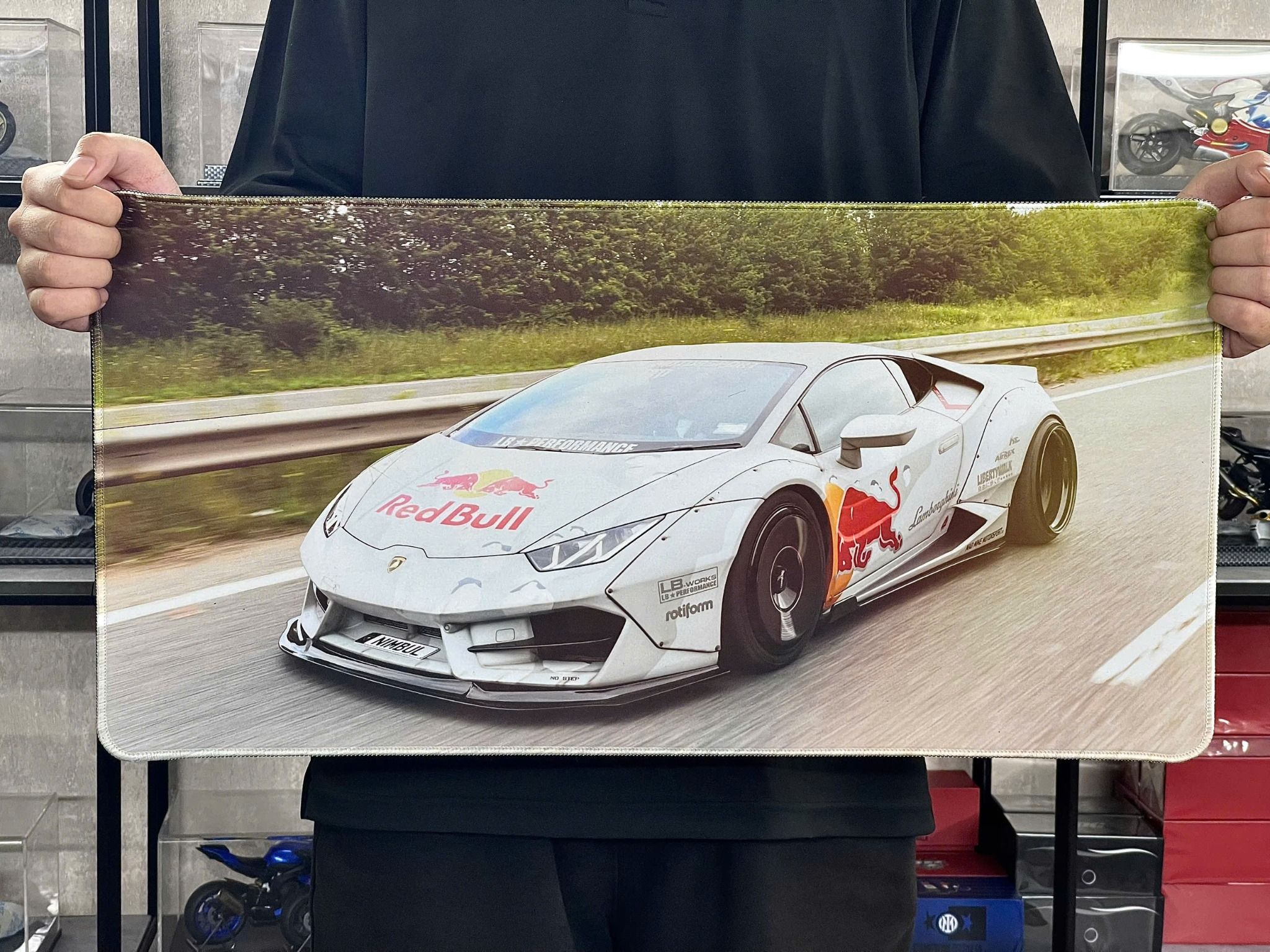  Phụ kiện Thảm lót chống trượt chủ đề siêu xe Lamborghini kích thước 30x60cm Autono1 PT115A 