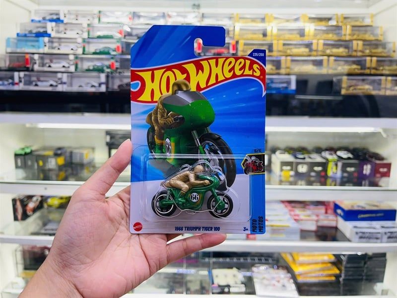  Mô hình xe 1966 Triumph Tiger 100 Treasure Hunt Hotwheels kim loại có bản quyền chính hãng tỉ lệ 1:64 C4982-TH 