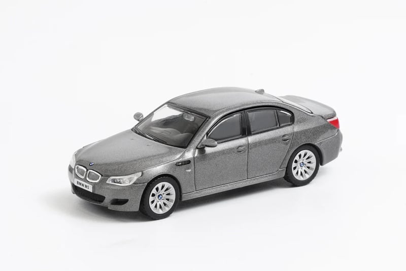  Mô hình xe BMW M5 E60 Gray LHD tỉ lệ 1:64 Shadow LL-040-158 