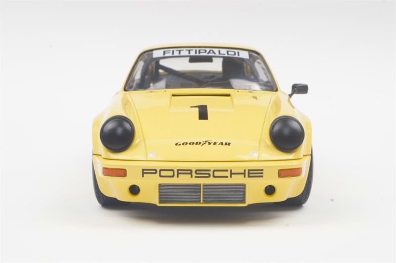  Mô hình xe ô tô Porsche 911 ROC - IROC Riverside 1974 #1 Fittipaldi tỉ lệ 1:18 Solido model S1810703 
