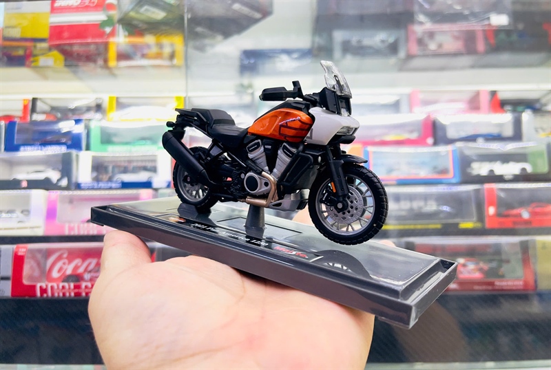  Mô hình xe mô tô Harley Davision Pan America 1200 2021 tỉ lệ 1:18 Maisto 39360 MT047 
