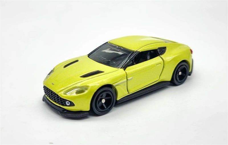  Mô hình xe Tomica Asia 150 No.108 Aston Martin tỉ lệ 1:64 Tomica 944140 