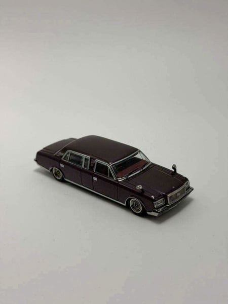 Mô hình xe Toyota Century Limo A- Asuka Blackish Red Mica tỉ lệ 1:64 retro studio OT64842 