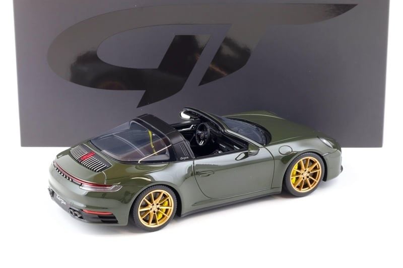  Mô hình xe Porsche 911 (992) Targa 4S Black-Olive Green tỉ lệ 1:18 GT Spirit GT438 