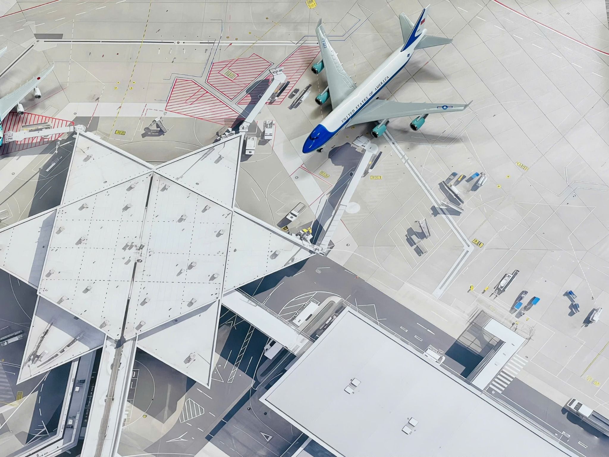  Phụ kiện trưng bày bãi đáp chất liệu in pp 80x120cm cán mờ chống nước bụi bẩn dành cho máy bay mô hình nhiều tỉ lệ DR050 