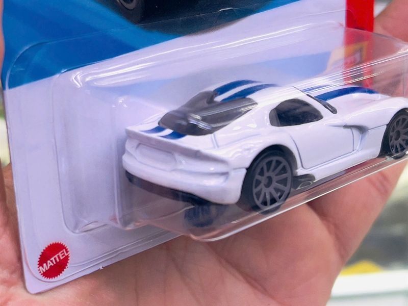  Mô hình xe Dodge Viper SRT 2013 Hotwheels kim loại có bản quyền chính hãng tỉ lệ 1:64 C4982-DO 