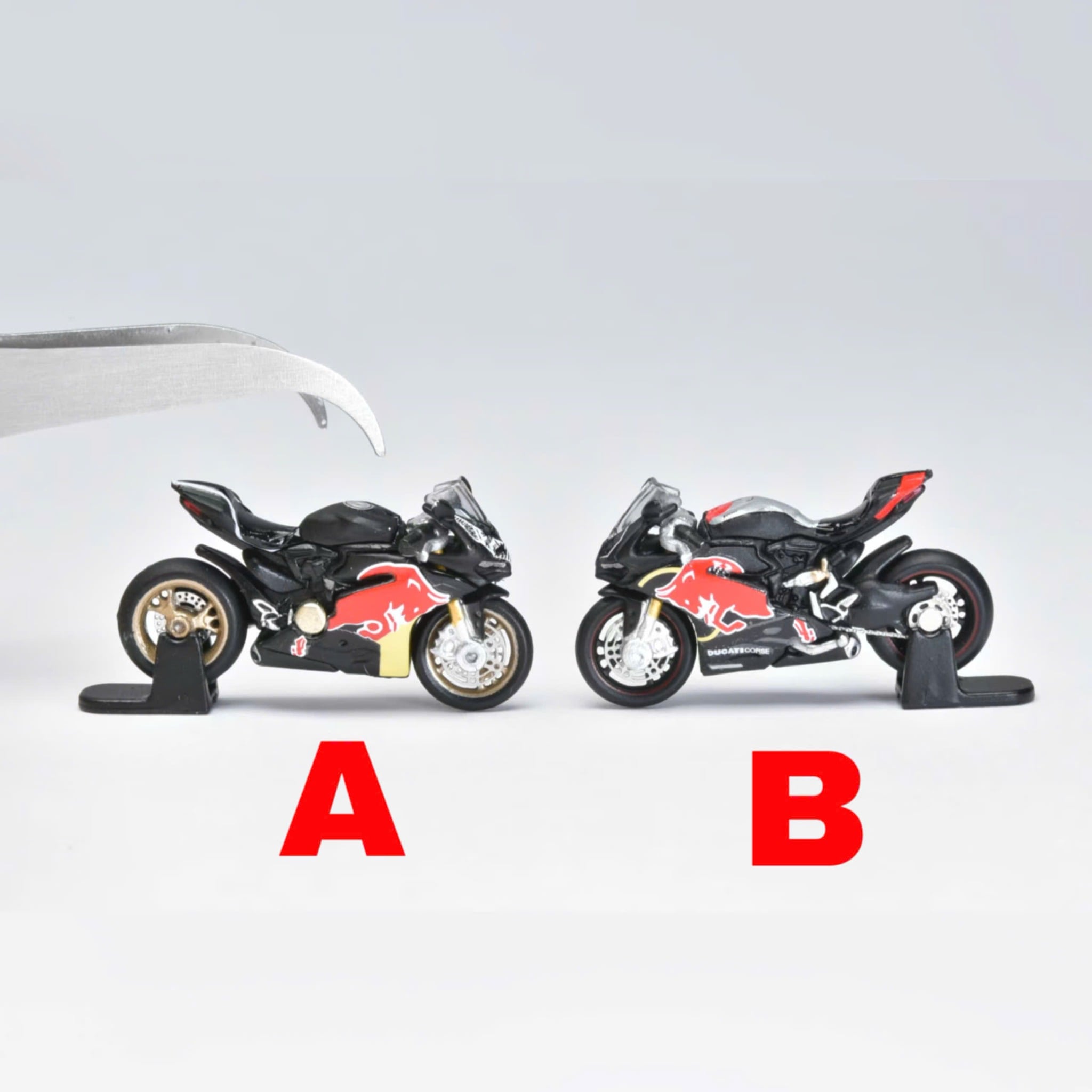  Mô hình xe mô tô Ducati 1299S Red Bull kim loại bánh xoay được tỉ lệ 1:64 Alloy Model OT64512 