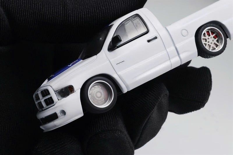  Mô hình xe Dodge Licensed Product - RAM SRT-10 Pickup tỉ lệ 1:64 Shoom64 x GCD OT64720 