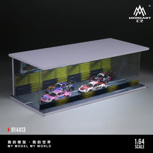  Hộp trưng bày mô phỏng đường đua hiệu ứng đang chạy kích thước 30x13.3x10cm tỉ lệ 1:64 MoreArt MO914413 