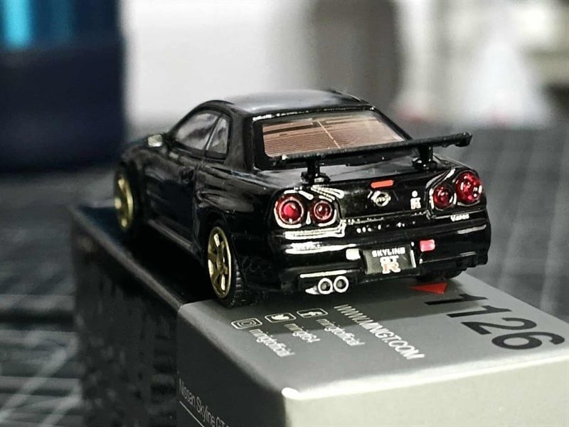 Mô hình xe Nissan SkylineGT-R (R34) V-Spec Black Pearl W/TE37 Wheel - 2025 Philippines Exclusive Limited Edition tỉ lệ 1:64 MiniGT MGT01126 