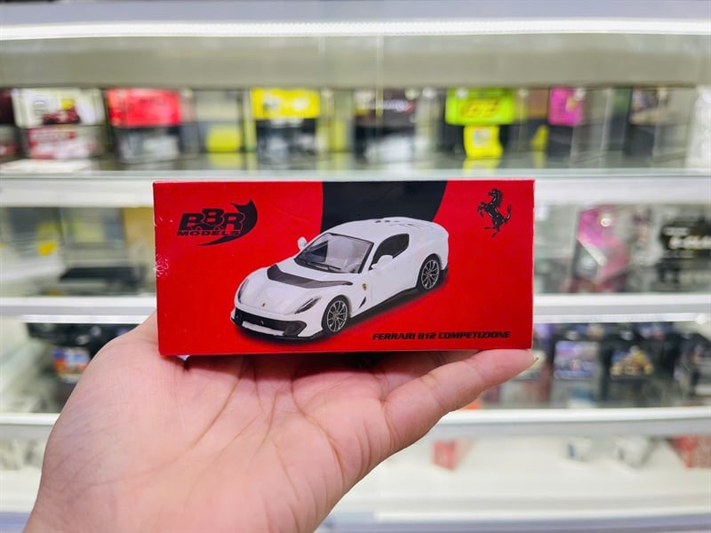  Mô hình xe Ferrari 812 Competizione Bianco Avus tỉ lệ 1:64 BBR BBRFER64010 