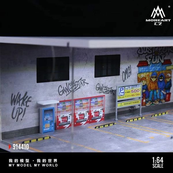  Hộp trưng bày mô phỏng bãi đỗ xe Parking lot - Art Graffiti Wall Lighting Edition Scene kích thước 30cmx13.3cmx10cm tỉ lệ 1:64 MoreArt MO914410 