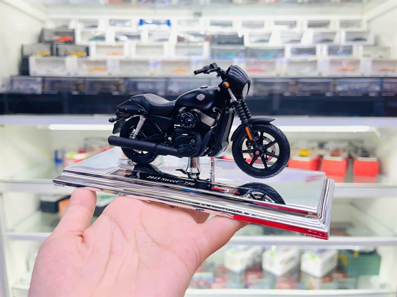  Mô hình xe Harley Davidson 2015 STREET 750 BLACK 1:18 Maisto MT18020 