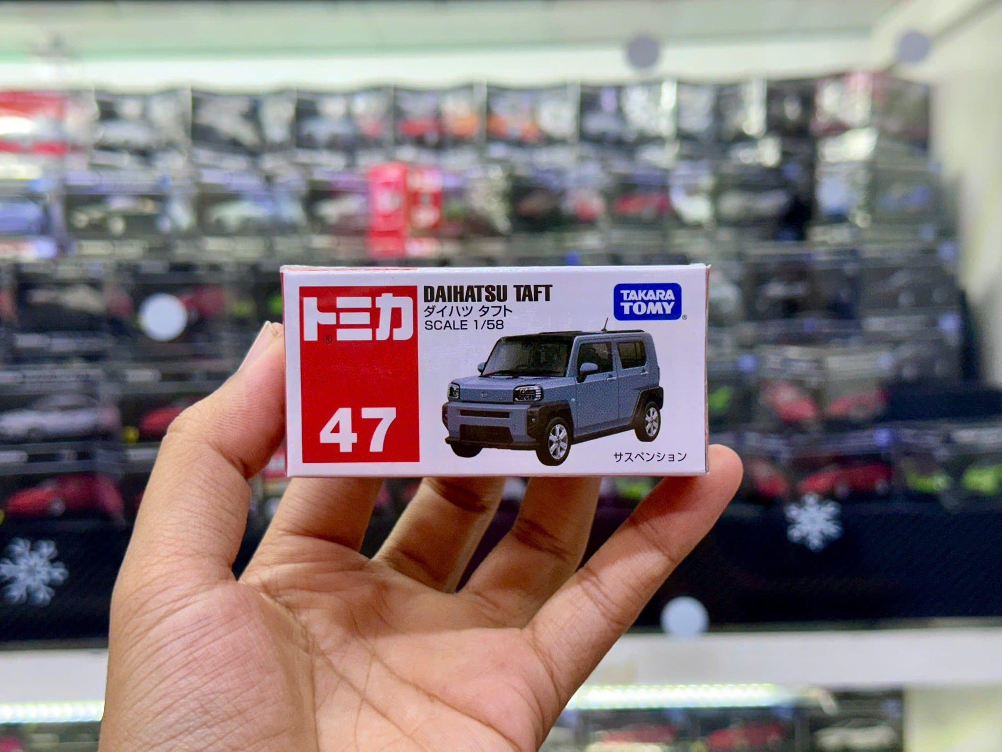  Mô hình xe No.47 Daihatsu Taft tỉ lệ 1:58 Tomica 156772 