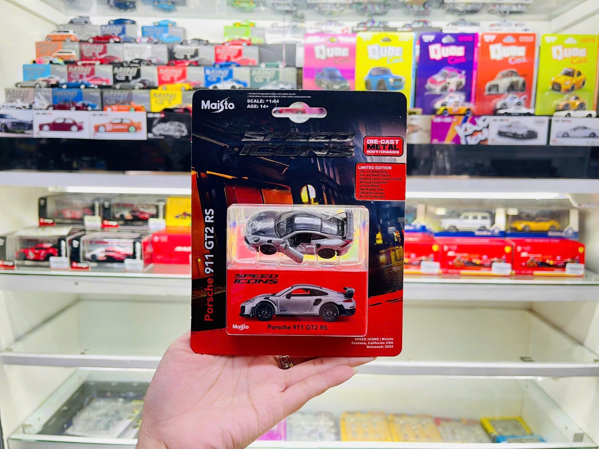  Mô hình xe Porsche 911 GT2 RS Silver - Speed Icon bản card tỉ lệ 1:64 Maisto 15707 