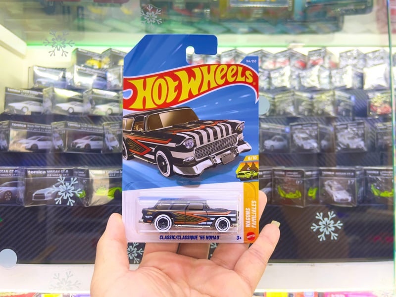  Mô hình xe Chevrolet Classic Classique '55 Nomad Hot Wheels kim loại có bản quyền chính hãng tỉ lệ 1:64 C4982-CV 