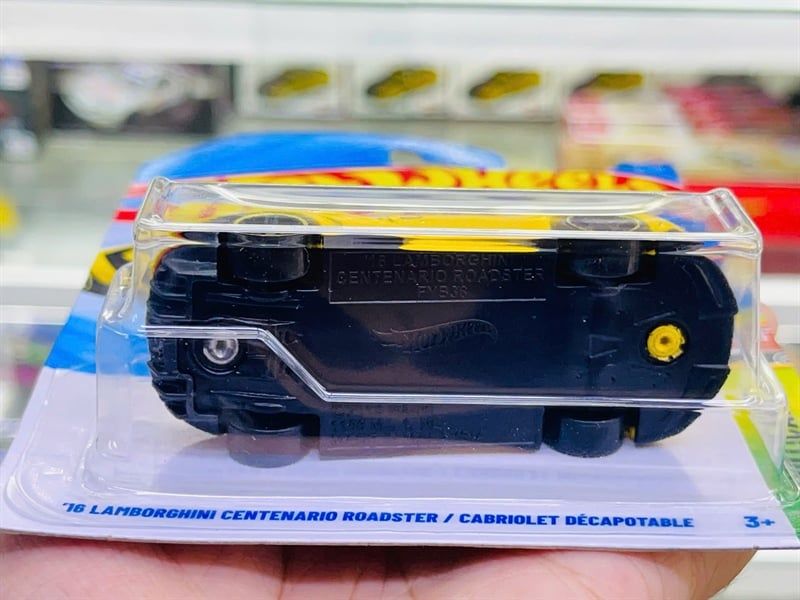  Mô hình xe Lamborghini Centenario roadster Hotwheels kim loại có bản quyền chính hãng tỉ lệ 1:64 C4982-LAM 