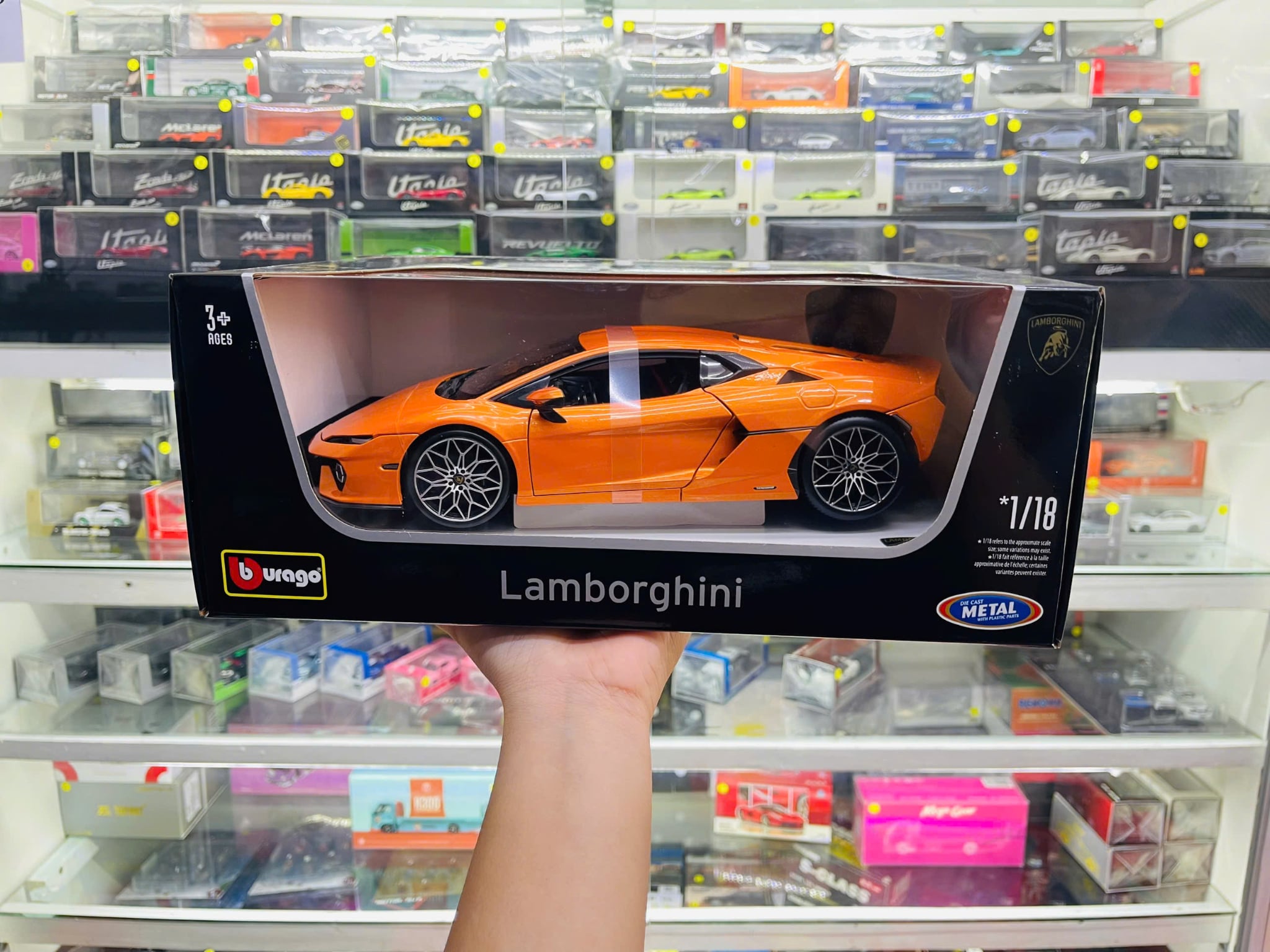  Mô hình xe Lamborghini Temerario 2024 tỉ lệ 1:18 Bburago 18-11052 