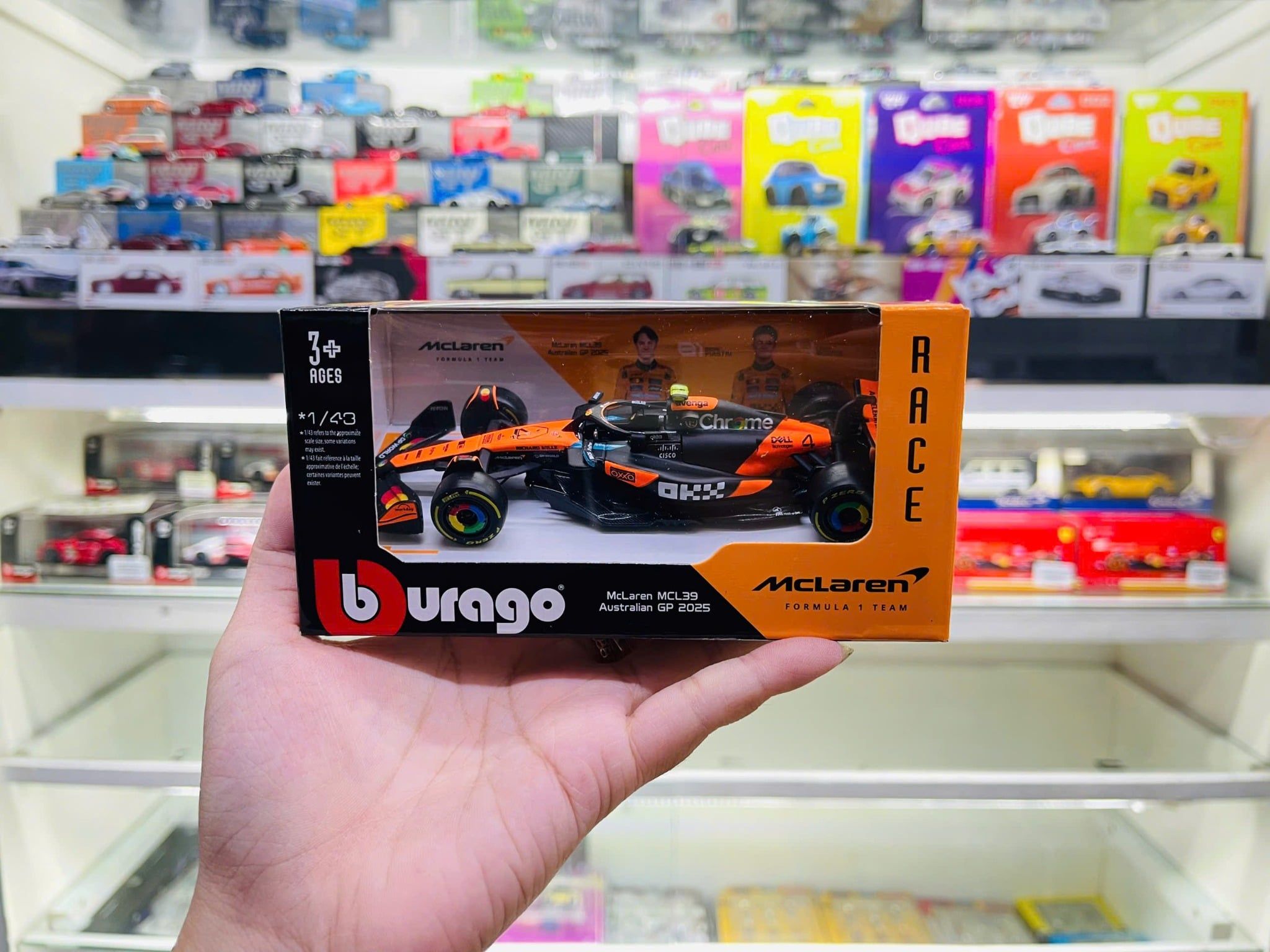  Mô hình xe đua F1 Formula Mclaren MCL39 Australian GP 2025 tỉ lệ 1:43 Bburago 18-38248 