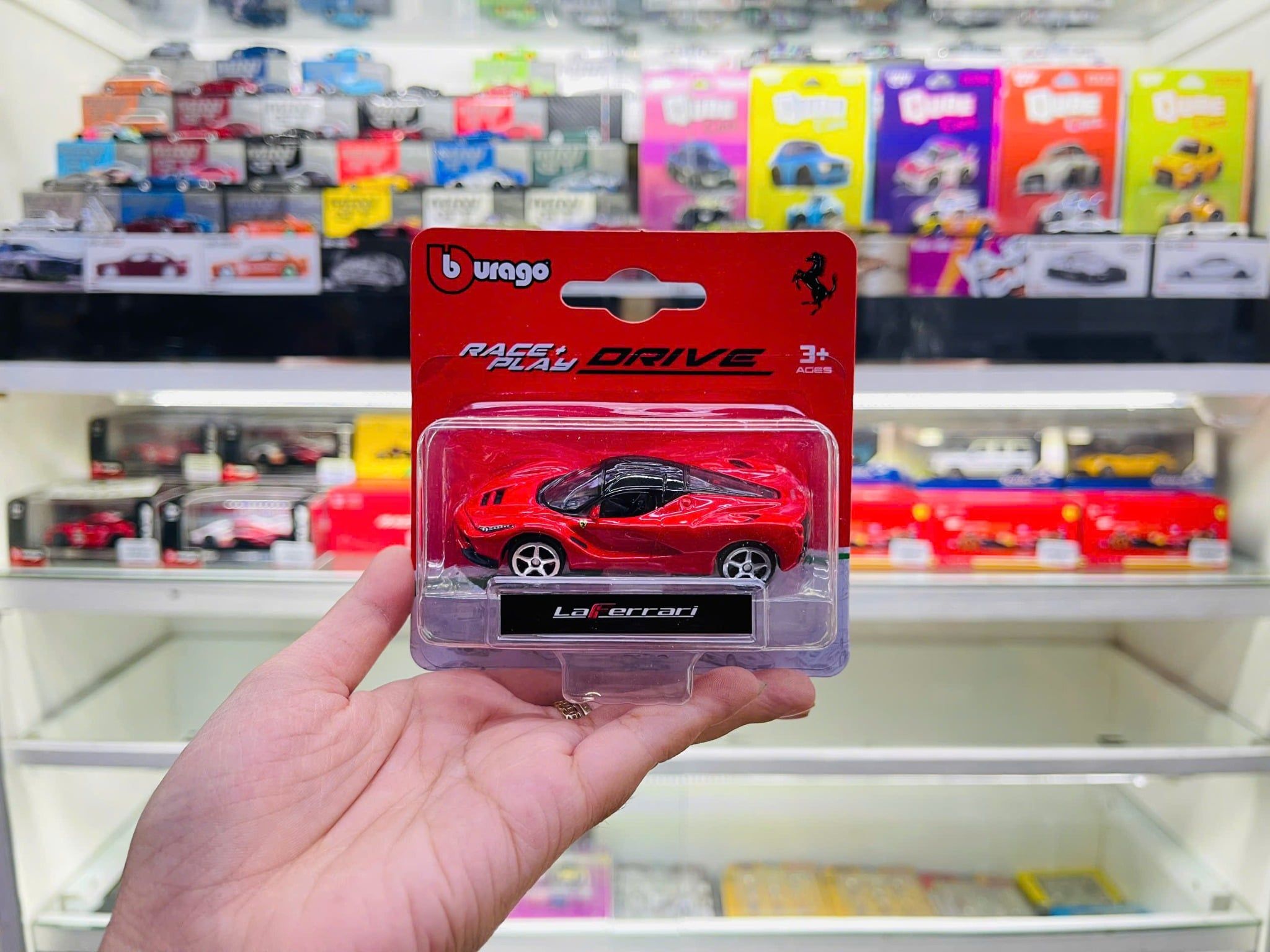  Mô hình xe Ferrari LaFerrari red bản card Race&play DRIVE tỉ lệ 1:64 Bburago 18-56000 