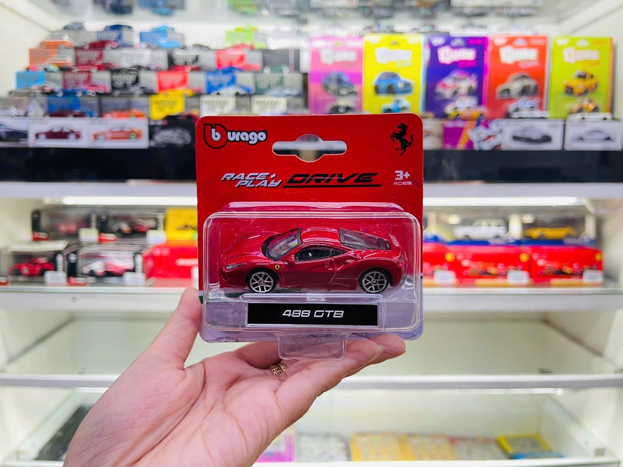  Mô hình xe Ferrari 488 GTB red bản card Race&play DRIVE tỉ lệ 1:64 Bburago 18-56000 