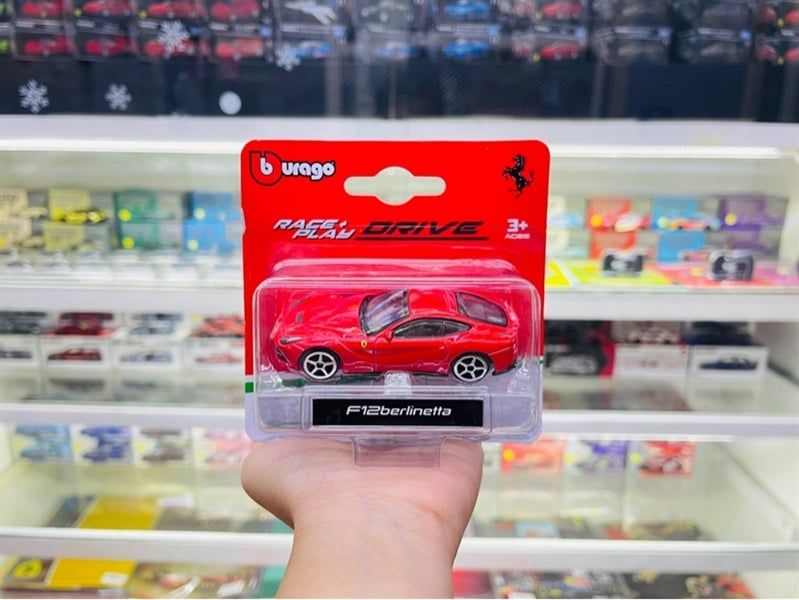  Mô hình xe Ferrari Ferrari F12berlinetta bản card tỉ lệ 1:64 Bburago 18-56000 