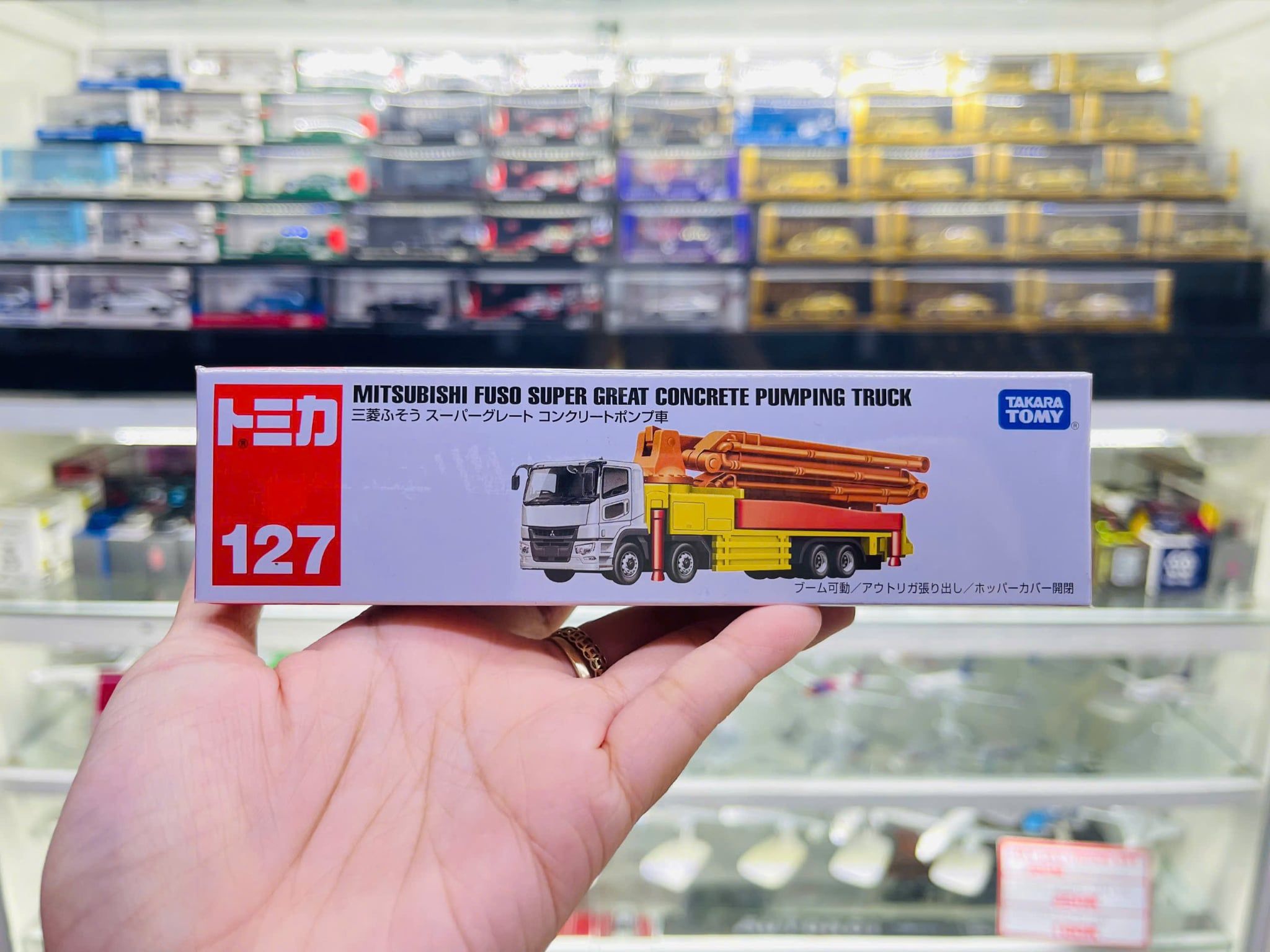 Mô hình xe Tomica Long No.127-5 Fuso SuperGreat Concreat Pumping 22 tỉ lệ 1:89 Tomica 189381 